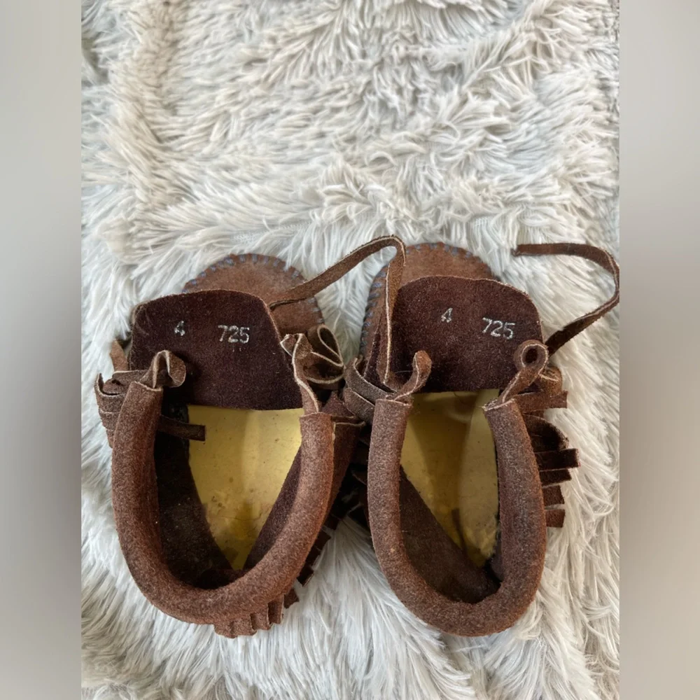Vintage Brown Minnetonka Baby Classic Fringe Softsole Bootie